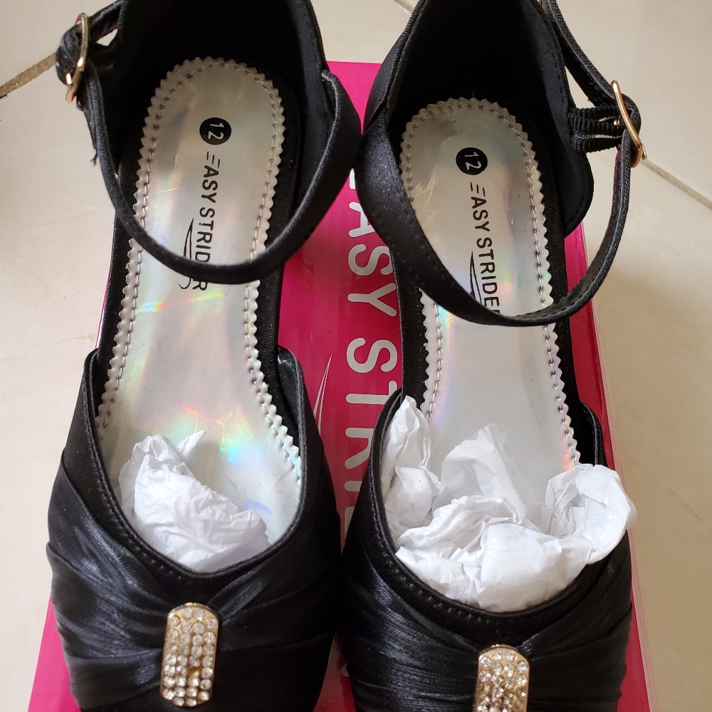 Easy Strider Girl's Mini Pumps - Picture 8 of 16